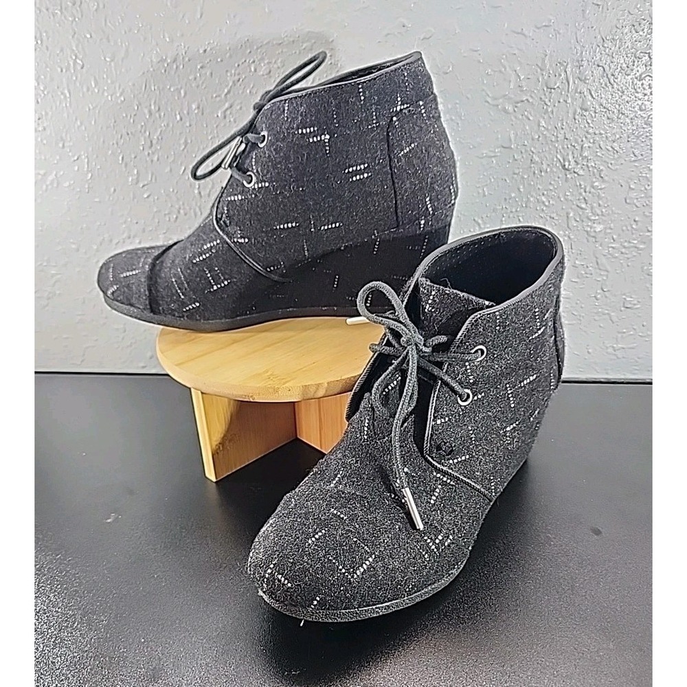 EUC Toms Women US 8M Desert Dot Wedge Bootie Lace Up Wool Casual‎ Ankle Boots